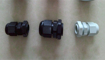 塑料電纜接頭和金屬電纜接頭有什么不同？